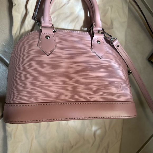 Louis Vuitton Purse - Picture 5 of 7